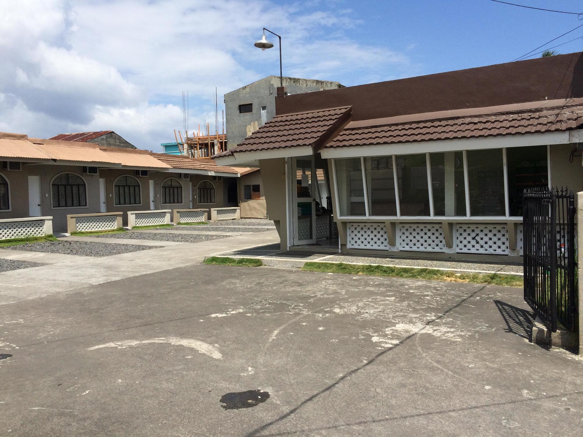 Night & Day Inn Legazpi Luaran gambar